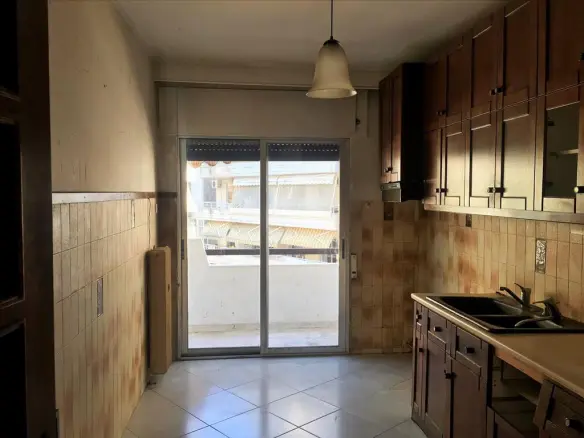 3-bedroom Flat In Center Of Thessaloniki, Greece (105 M²)