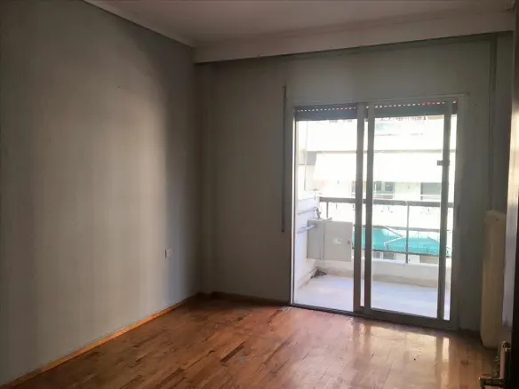 3-bedroom Flat In Center Of Thessaloniki, Greece (105 M²)