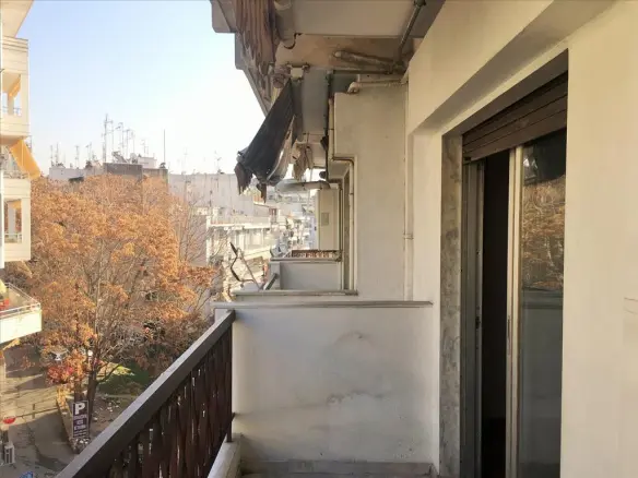 3-bedroom Flat In Center Of Thessaloniki, Greece (105 M²)