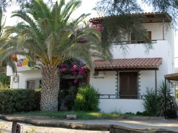 Business In Makris Gialos, Greece (299 M²)