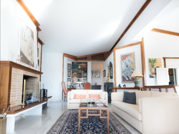 9-bedroom Building In Nea Erithraia, Greece (680 M²)