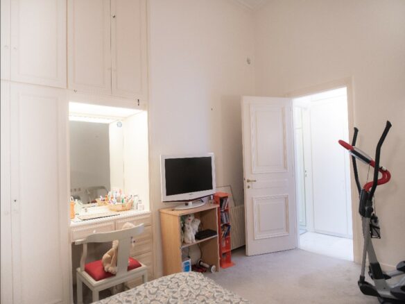 9-bedroom Building In Nea Erithraia, Greece (680 M²)