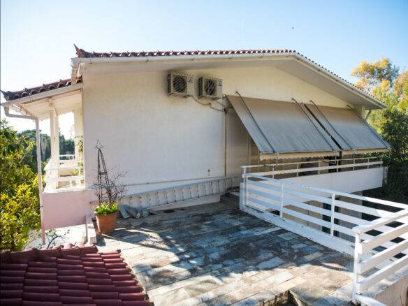 9-bedroom Building In Nea Erithraia, Greece (680 M²)