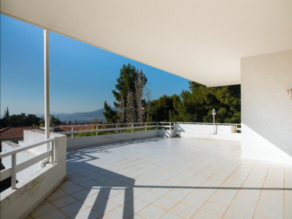 9-bedroom Building In Nea Erithraia, Greece (680 M²)