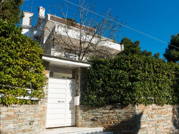 9-bedroom Building In Nea Erithraia, Greece (680 M²)