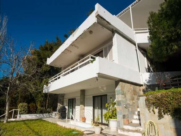 9-bedroom Building In Nea Erithraia, Greece (680 M²)