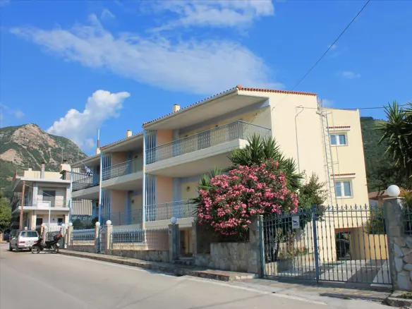 3-bedroom Maisonette In Greece (190 M²)