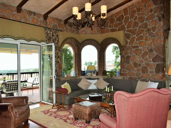 Flat In Panorama, Greece (350 M²)