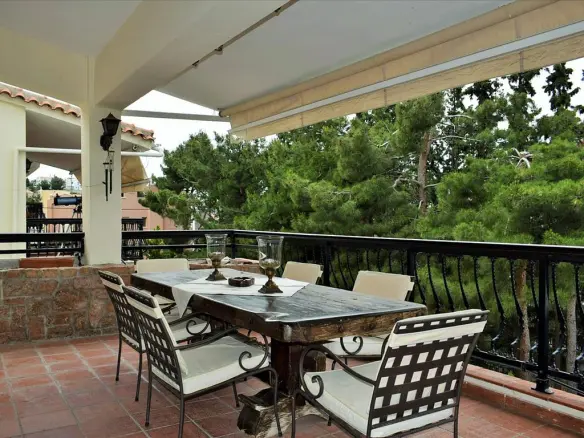 Flat In Panorama, Greece (350 M²)