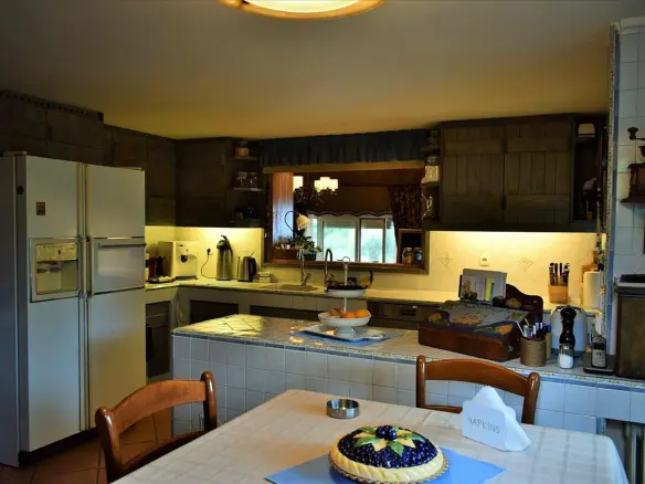 Flat In Panorama, Greece (350 M²)