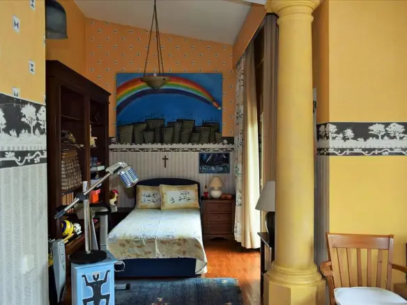 Flat In Panorama, Greece (350 M²)