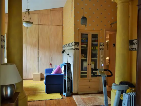 Flat In Panorama, Greece (350 M²)