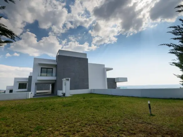 5-bedroom Villa In Panorama, Greece (850 M²)