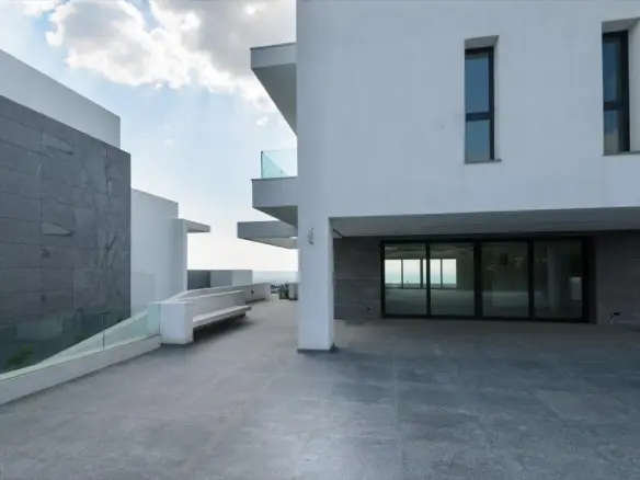 5-bedroom Villa In Panorama, Greece (850 M²)