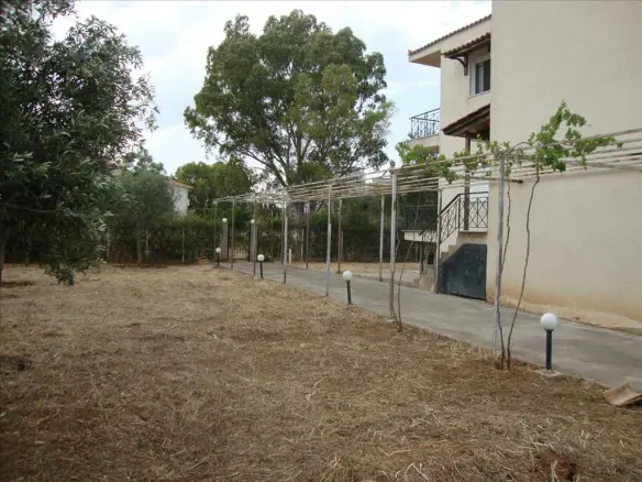 6-bedroom Detached House In Eretria, Greece (280 M²)