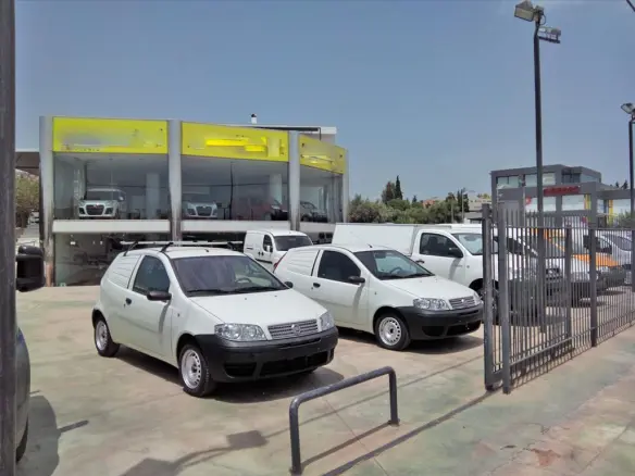 Business In Vari – Varkiza, Greece (880 M²)