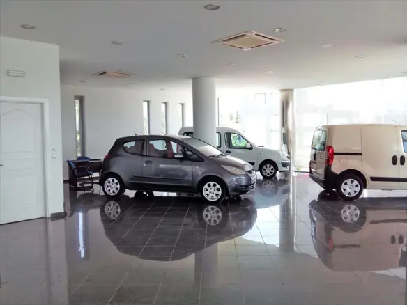 Business In Vari – Varkiza, Greece (880 M²)