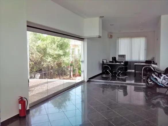 Business In Vari – Varkiza, Greece (880 M²)