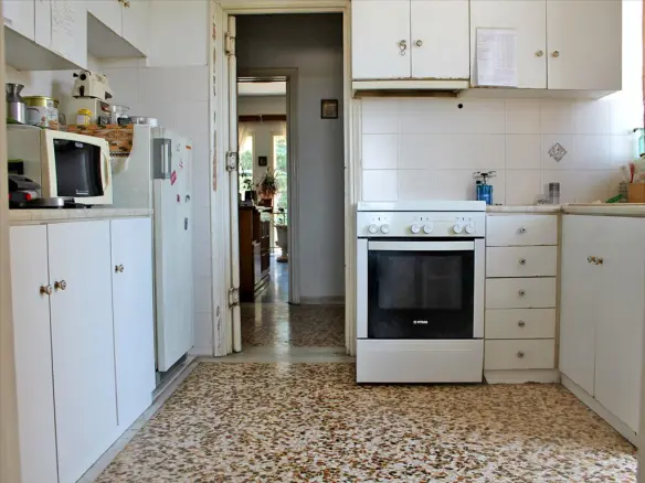 3-bedroom Flat In Papagou, Greece (147 M²)