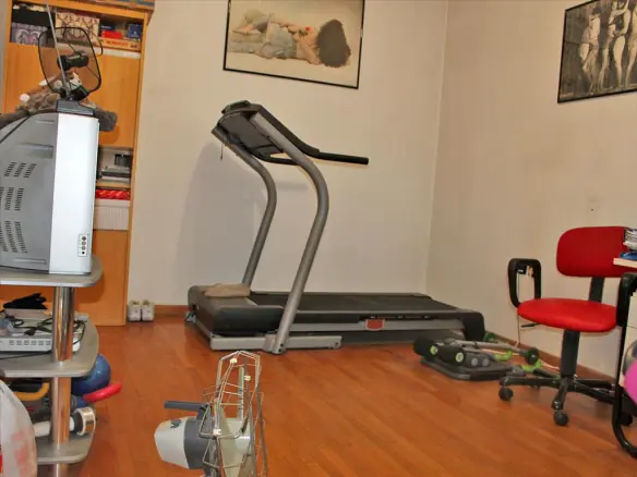 3-bedroom Flat In Papagou, Greece (147 M²)