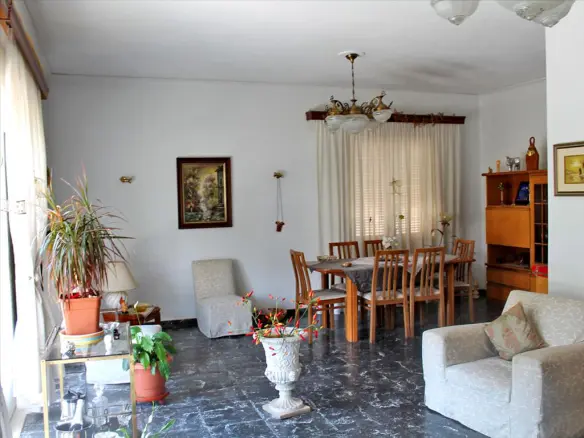 3-bedroom Flat In Papagou, Greece (147 M²)