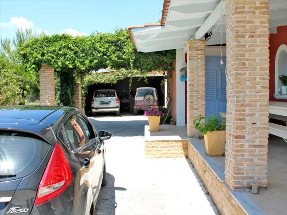 5-bedroom Detached House In Main Town Area, Greece (225 M²)