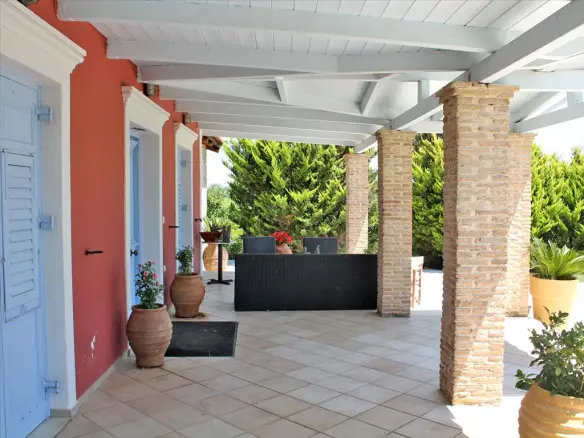 5-bedroom Detached House In Main Town Area, Greece (225 M²)