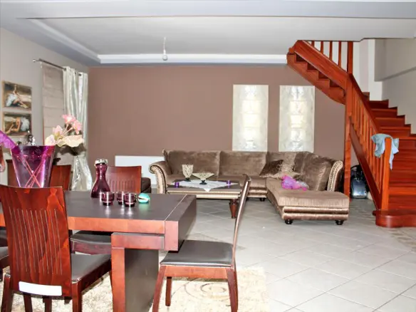 5-bedroom Detached House In Main Town Area, Greece (225 M²)
