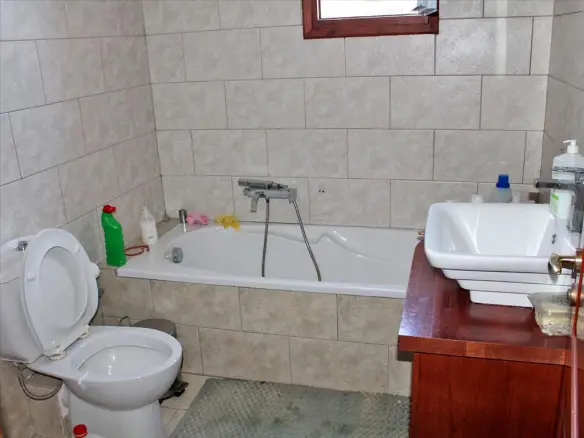 5-bedroom Detached House In Main Town Area, Greece (225 M²)