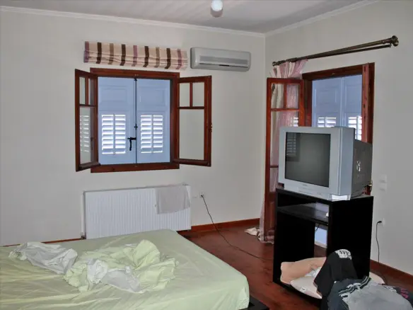 5-bedroom Detached House In Main Town Area, Greece (225 M²)