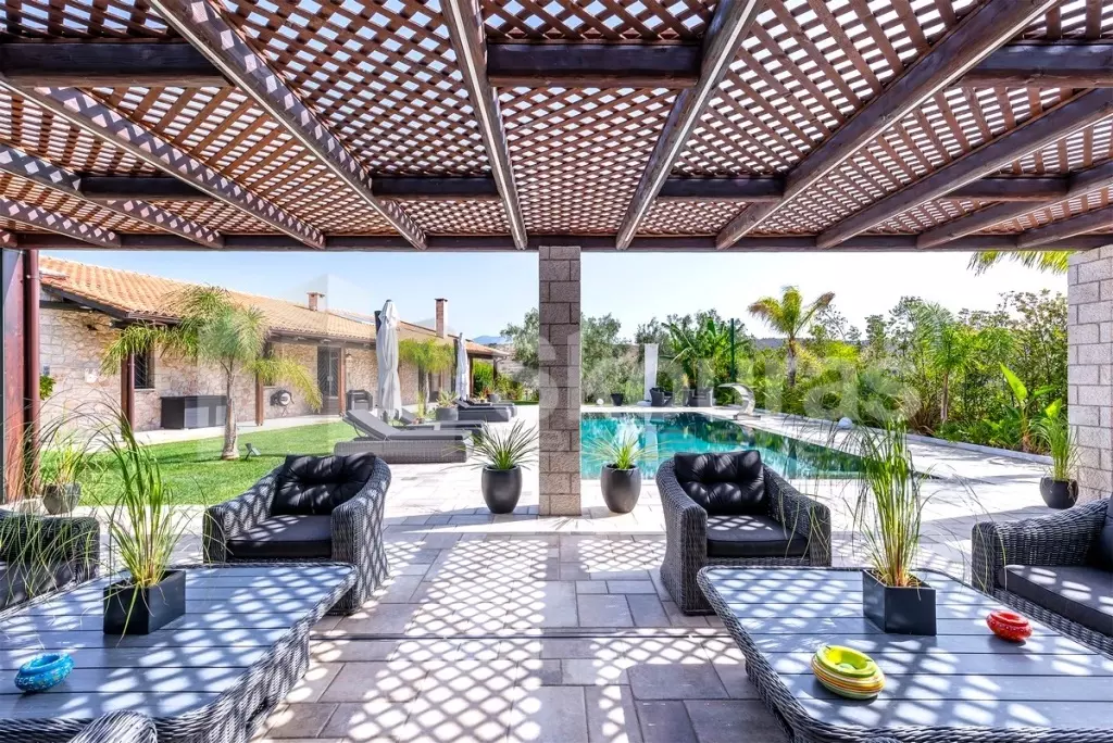 711bbea44a054169b4ec9320b20b9e90