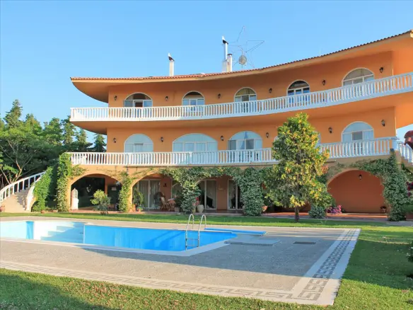 4-bedroom Villa In Dytikis Achaias, Greece (600 M²)