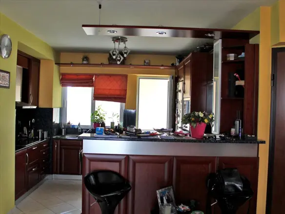 4-bedroom Flat In Moschato, Greece (127 M²)
