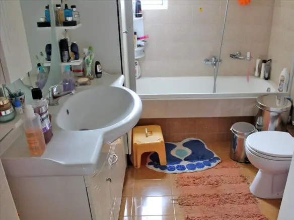 4-bedroom Flat In Moschato, Greece (127 M²)
