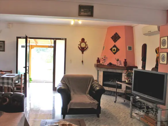 3-bedroom Detached House In Palaia Fokaia, Greece (177 M²)