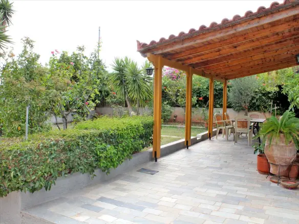 3-bedroom Detached House In Palaia Fokaia, Greece (177 M²)