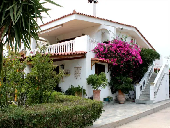 3-bedroom Detached House In Palaia Fokaia, Greece (177 M²)