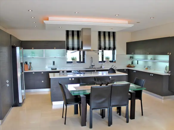 7-bedroom Villa In Greece (600 M²)