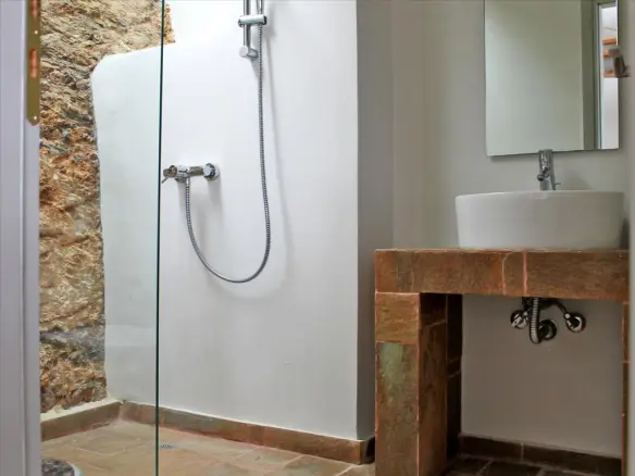 2-bedroom Maisonette In Karistos, Greece (135 M²)