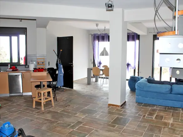 2-bedroom Maisonette In Karistos, Greece (135 M²)