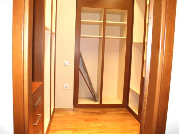 3-bedroom Detached House In Penteli, Greece (400 M²)