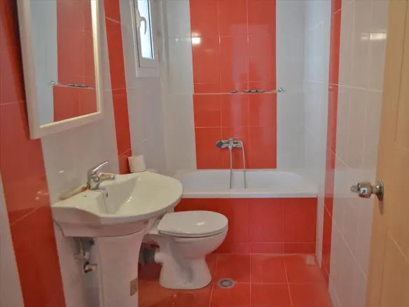 5-bedroom Business In Loutraki-perachora, Greece (486 M²)