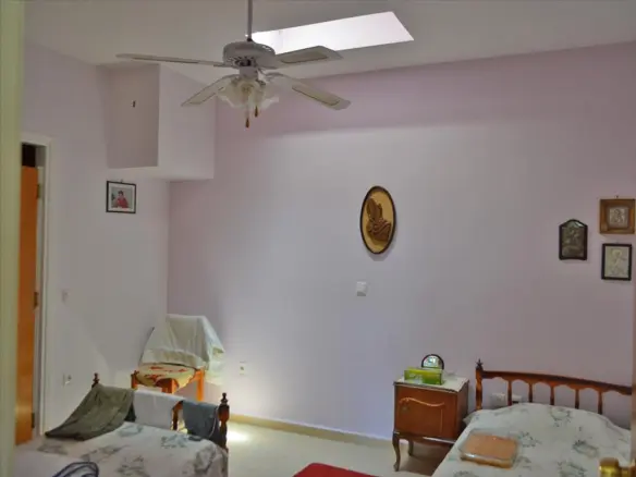 5-bedroom Business In Loutraki-perachora, Greece (486 M²)