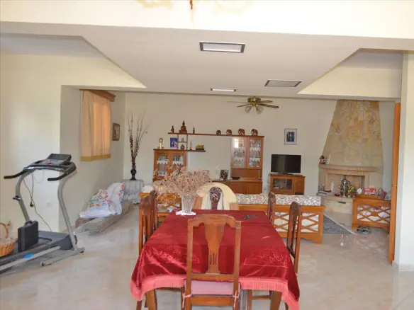 5-bedroom Business In Loutraki-perachora, Greece (486 M²)