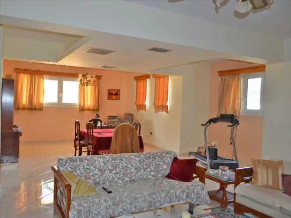 5-bedroom Business In Loutraki-perachora, Greece (486 M²)