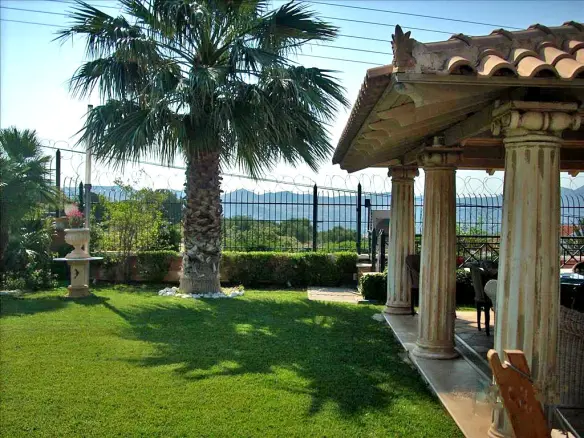 7-bedroom Villa In Anavissos, Greece (750 M²)