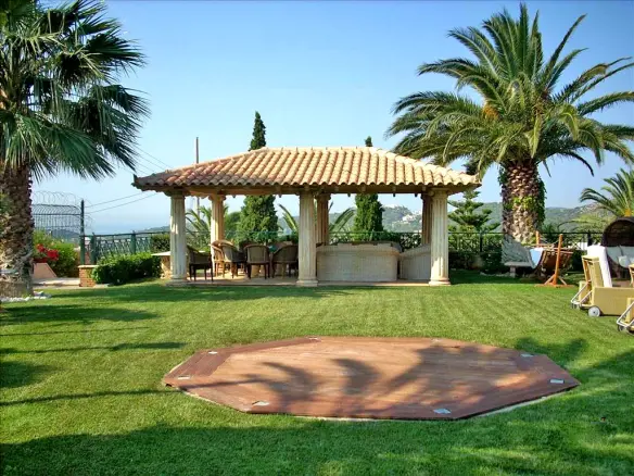 7-bedroom Villa In Anavissos, Greece (750 M²)