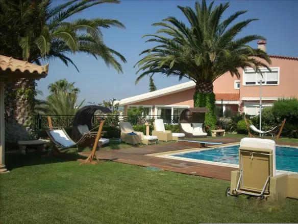 7-bedroom Villa In Anavissos, Greece (750 M²)