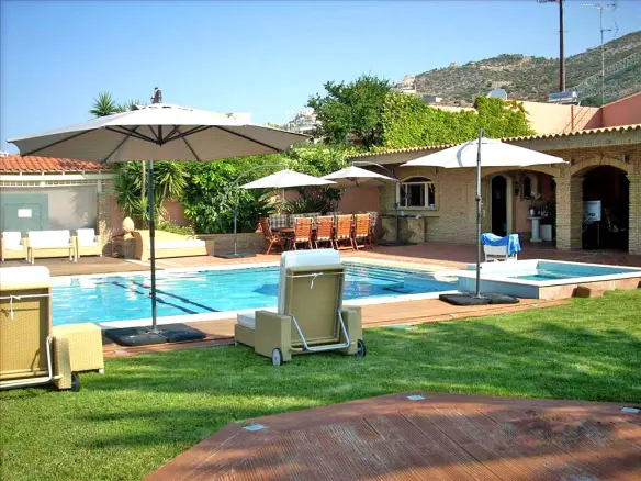 7-bedroom Villa In Anavissos, Greece (750 M²)