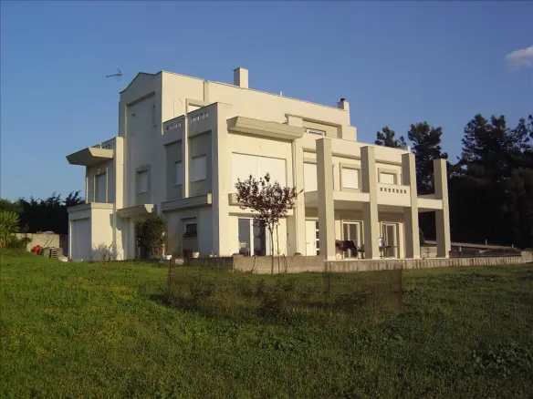 2-bedroom Flat In Mikra, Greece (223 M²)